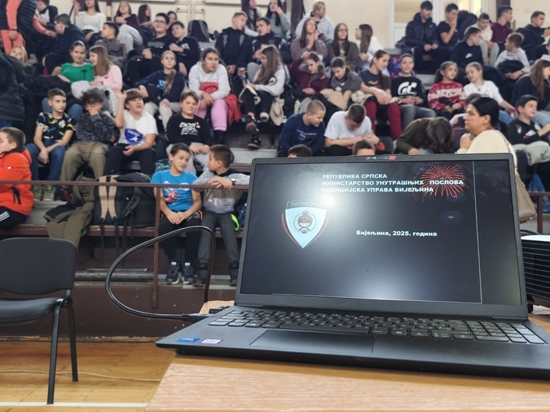 Bijeljina pred praznike pod nadzorom: Policija upozorava na opasnosti pirotehnike i najavljuje kazne od 300 KM /FOTO/