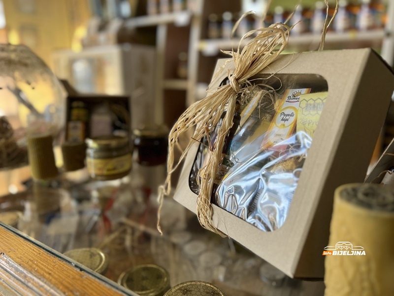 Bimed Bijeljina: Pola vijeka porodične tradicije utkano i u neodoljive medene poklone (FOTO)