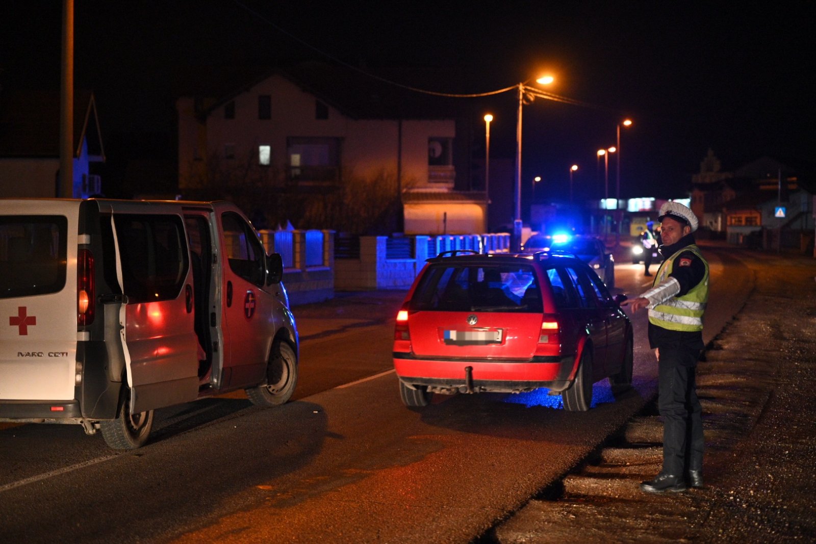 Bijeljina: Kombi udario ženu, prevezena na Urgentni (FOTO)