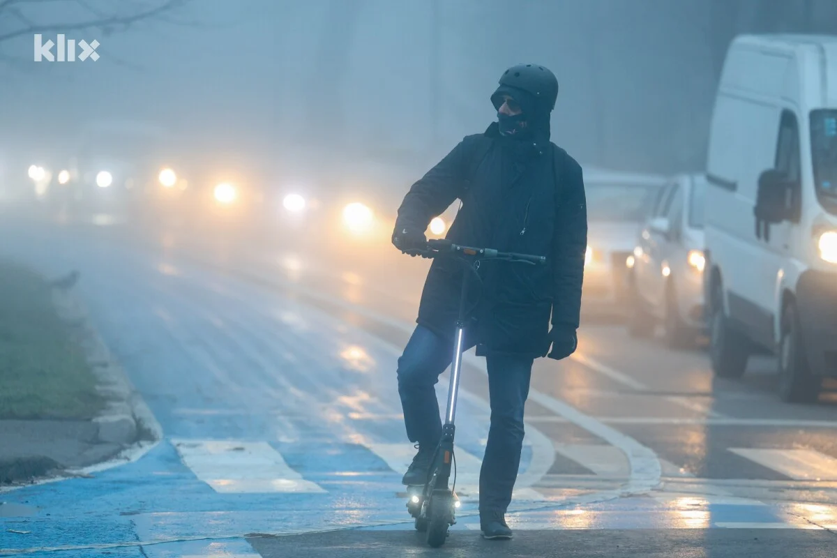 Sarajevo se i jutros guši u smogu