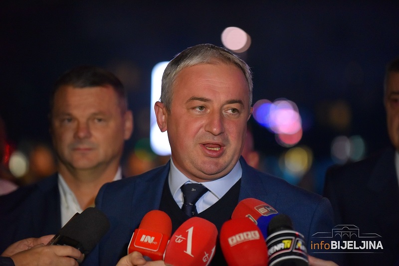 Borenović: Neka Dodik i Cvijanović pitaju sami sebe odakle Schmidtu diplomatska legitimacija