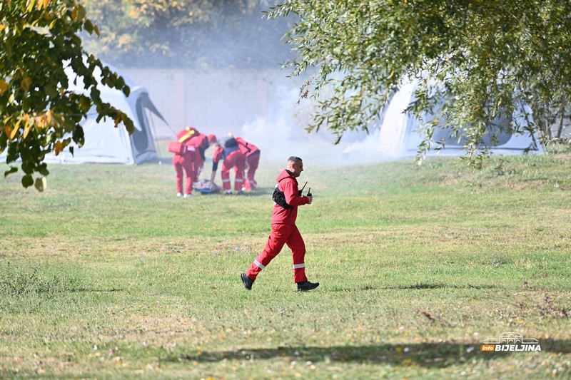 Bijeljina: Višenamjenske terenske jedinice Crvenog krsta RS pokazale obučenost u slučaju katastrofa (FOTO)