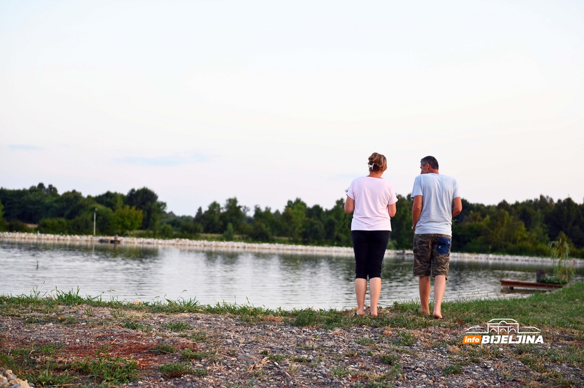 Mićo Čokić oplemenjuje rodno selo kod Šamca: Površinu obraslu šibljem pretvorio u impozantan kompleks