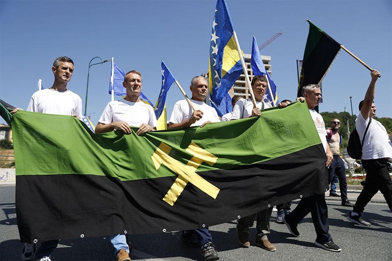 Zeničkim rudarima počela isplata plate za maj, još traje obustava rada