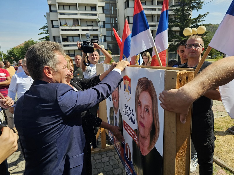 Početak predizborne kampanje OO SDS Ugljevik: SAČUVAJMO NAŠE JER ŽIVIMO OVDJE (FOTO)