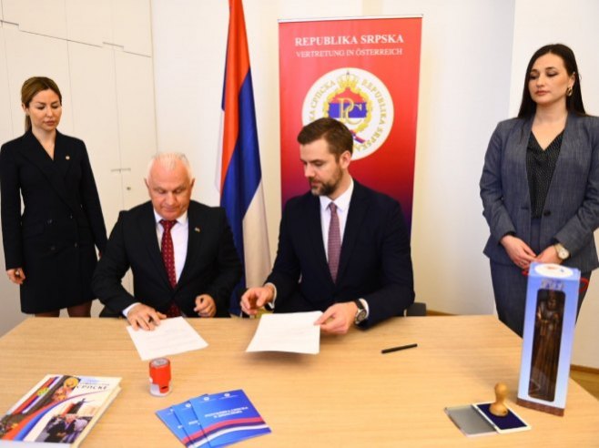 U Beču potpisan sporazum o saradnji sa banjalučkim Odborom za pomoć Srbima na KiM (FOTO)