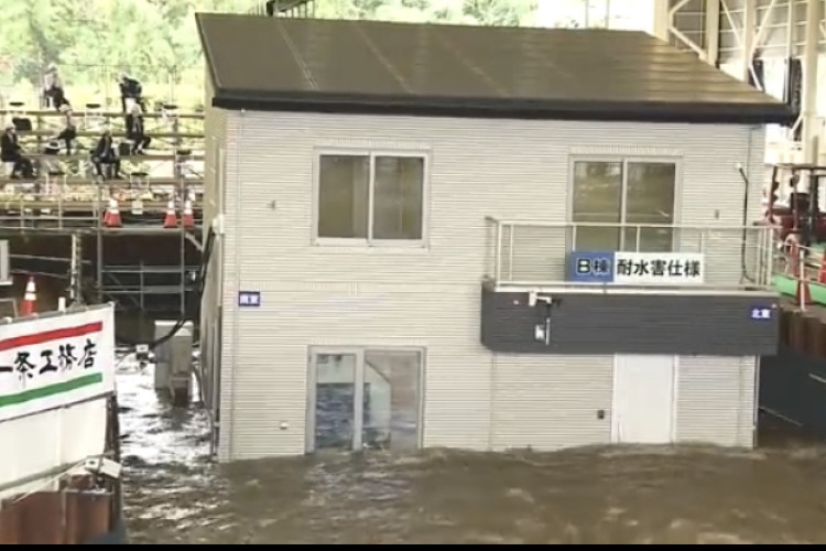Japanci napravili plutajuću kuću otpornu na poplave(VIDEO)