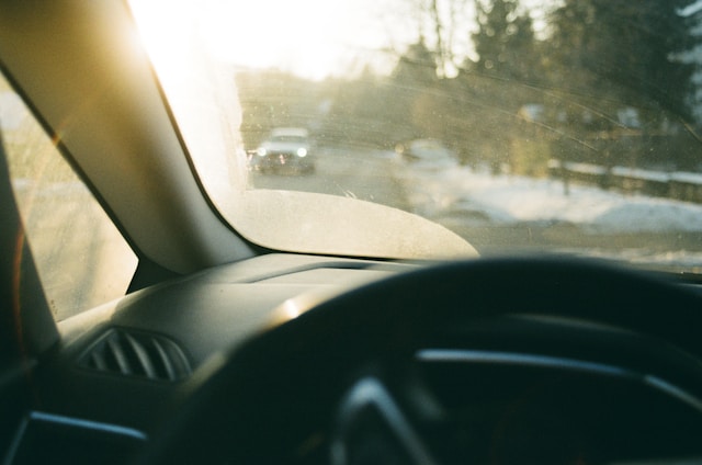 Ovih pet stvari nikada ne ostavljajte u automobilu tokom ljetnih vrućina