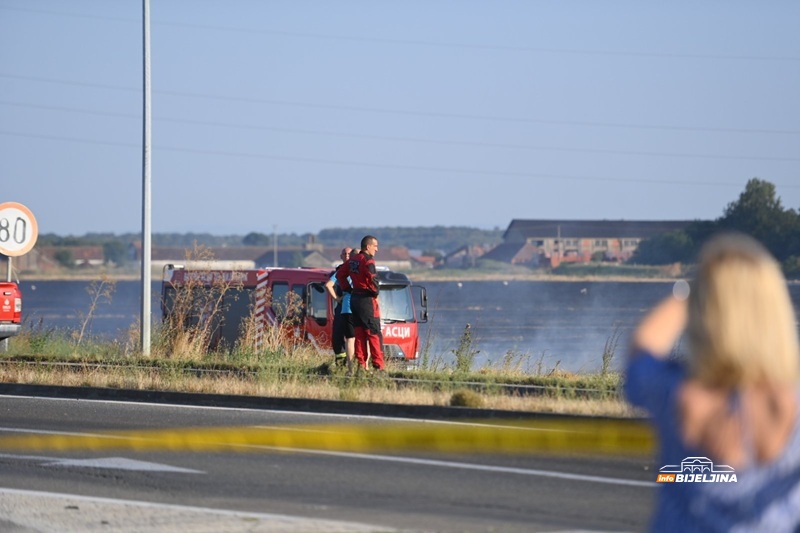 Spasojević: Požar prijetio da ide prema deponiji, borimo se sa vatrom i vjetrom (FOTO)