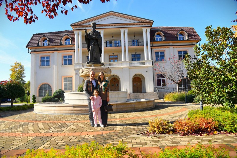 Kraljevska porodica Karađorđević posjetila Bijeljinu: “Obećali su, dolaze ponovo” (FOTO)