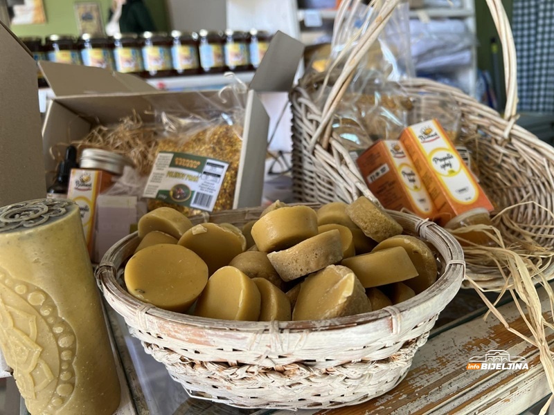 Bimed Bijeljina: Pola vijeka porodične tradicije utkano i u neodoljive medene poklone (FOTO)