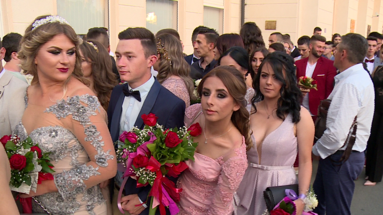 Defile maturanata centrom grada