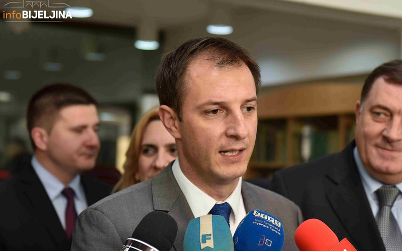 Ćorić: Od Mektićevog sporadičnog ulaska migranata u BiH do njih 5.000