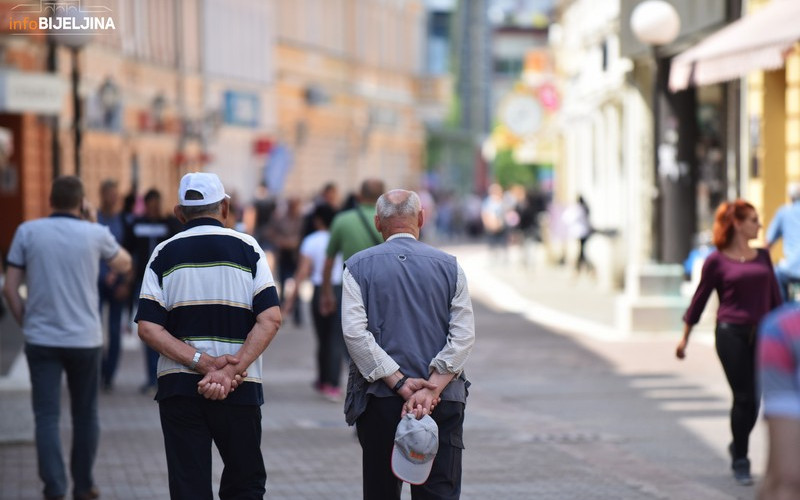 Pet penzija neophodno da se pokrije potrošačka korpa u Srpskoj