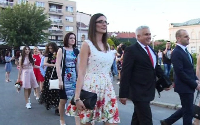 Bijeljina: Maturanti defilovali ulicama