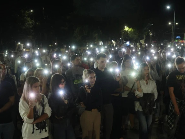Novi Sad: Policija u fantomkama ispred Filozofskog, studenti i profesori nastavili protest