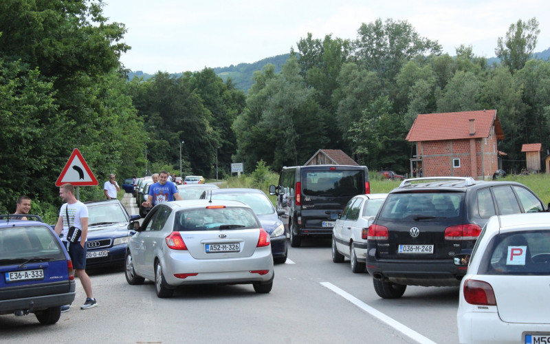 VozačI Lopara podržali protest