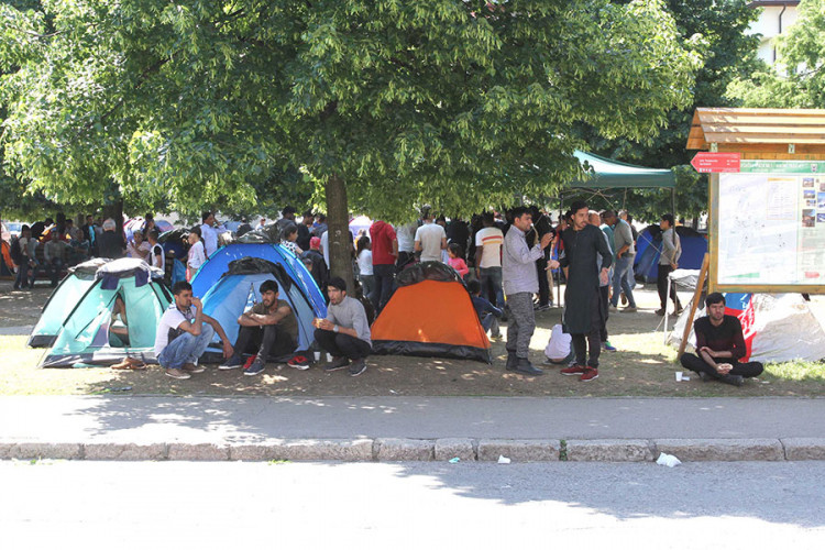 Savjet ministara odobrio 75.000 KM Crvenom krstu BiH za pomoć migrantima