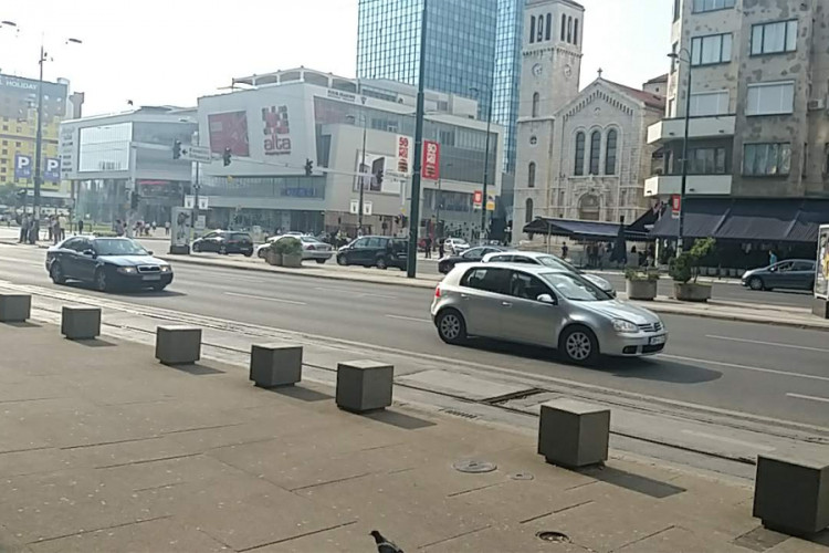 Bez blokade saobraćaja u centru Sarajeva, policajci na ulicama