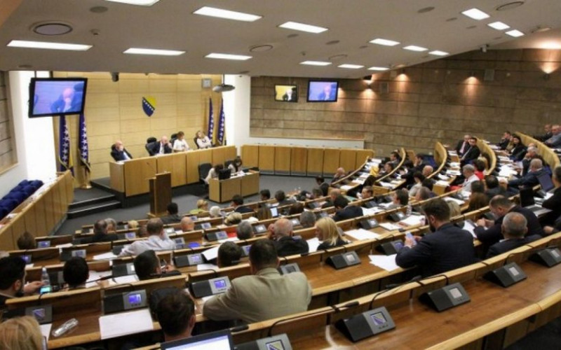 Samo devet institucija na iće i piće potrošilo 185.000 maraka za godinu dana