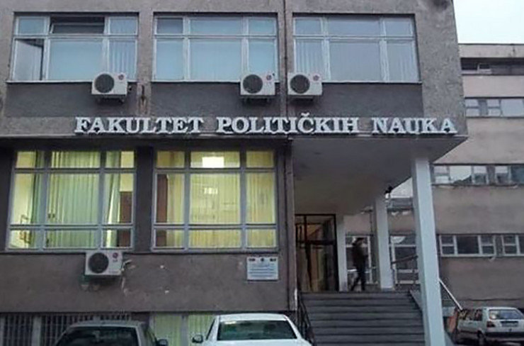 Studenti u Sarajevu uče iz knjige britanskog autora koji izjednačava Srbe sa nacistima