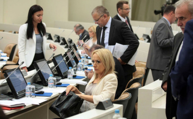 EU: Snižavanje akciza put u blokadu razvoja i pomoći