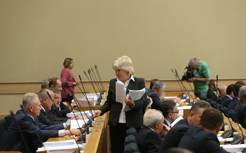 Da li će poslanici poništiti Izvještaj o Srebrenici iz 2004. godine