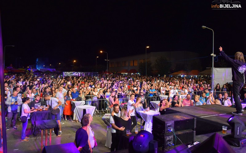 Počeo trodnevni festival pop, rok i elektronske muzike /FOTO/