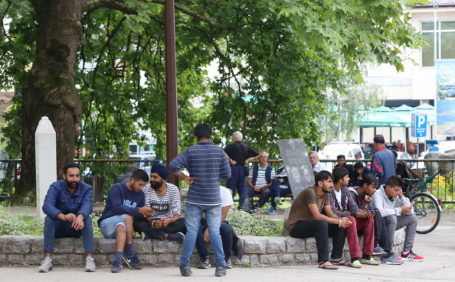 Šarović protiv Mektićevog prijedloga o smještaju migranata