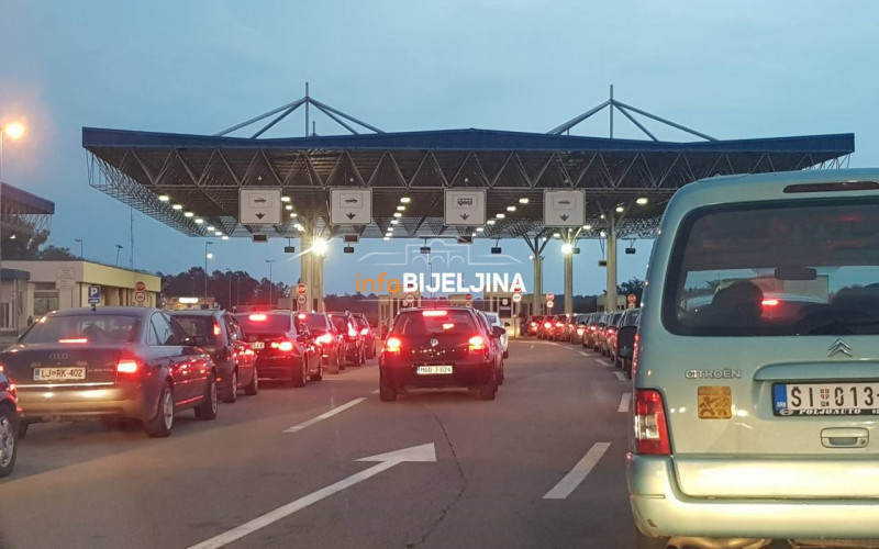 Kolone na graničnom prelazu Rača, čekanje i do dva sata