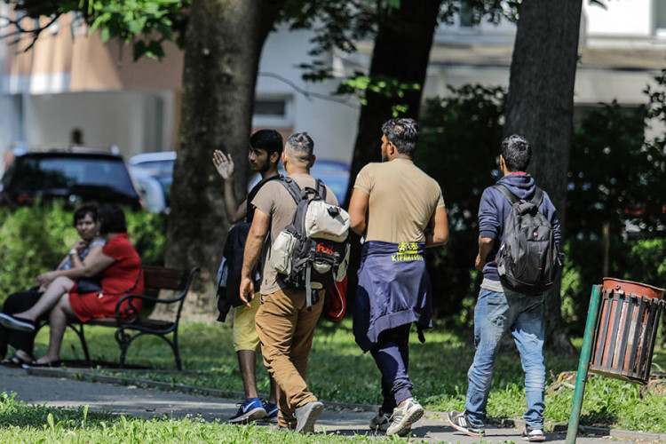 Vlasti pokleknule pred migrantskom krizom
