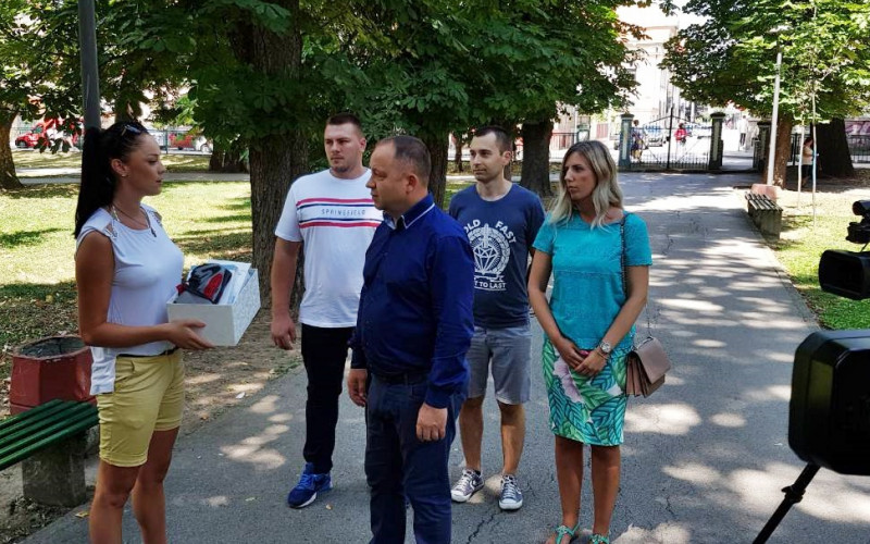 Maksimović uručio poklon sportistkinji Damljani Bošnjak