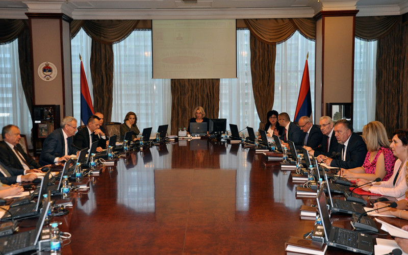 Vlada RS stavila van snage Izvještaj Komisije o Srebrenici