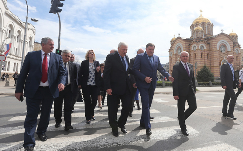 Koalicioni partneri bezrezervno uz Dodika i Cvijanovićevu