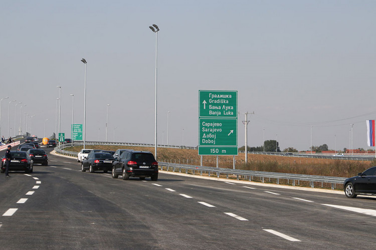 Autoputem mjesečno prokrstari 251.526 vozila