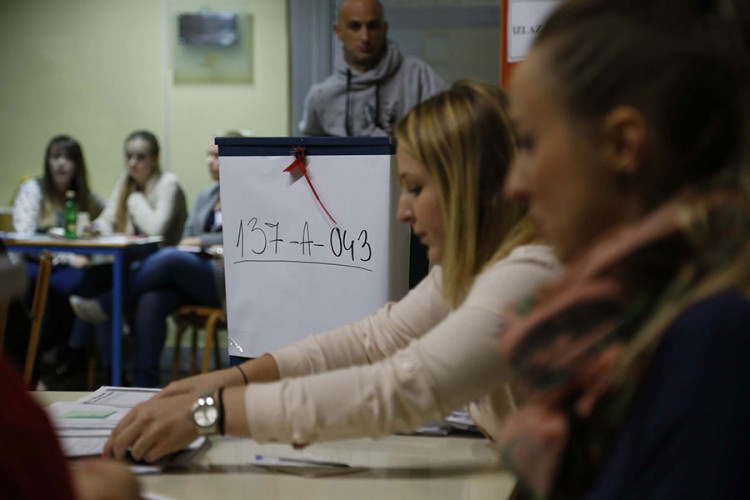 U BiH sve manje ljudi, a sve više birača