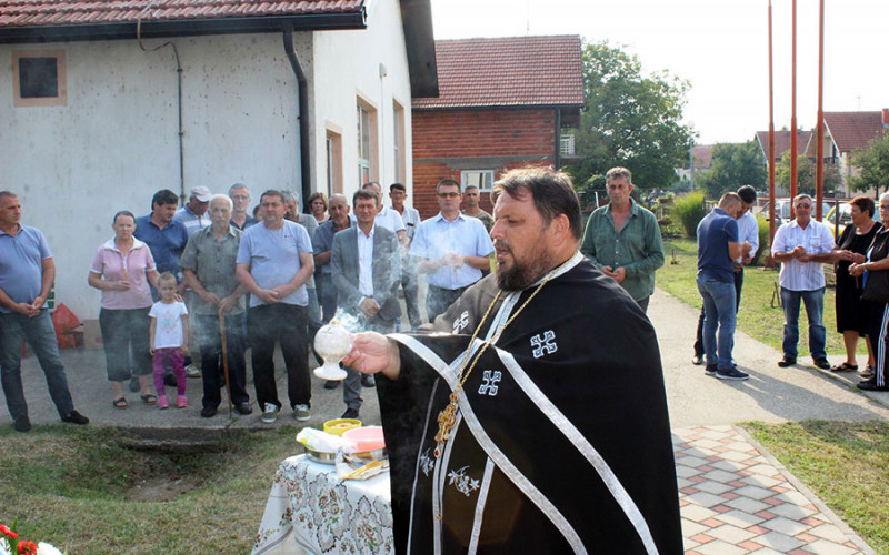 Služen parastos za 17 poginulih boraca iz Novog Naselja kod Ugljevika