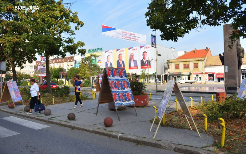 I u Bijeljini počela predizborna kampanja, lica sa plakata već traže glasove