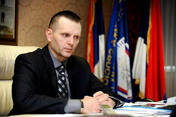 Lukač: Institucije BiH pustile da se migrantska kriza rješava sama od sebe