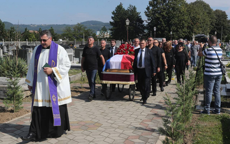 Hiljade ljudi na sahrani Marijana Beneša