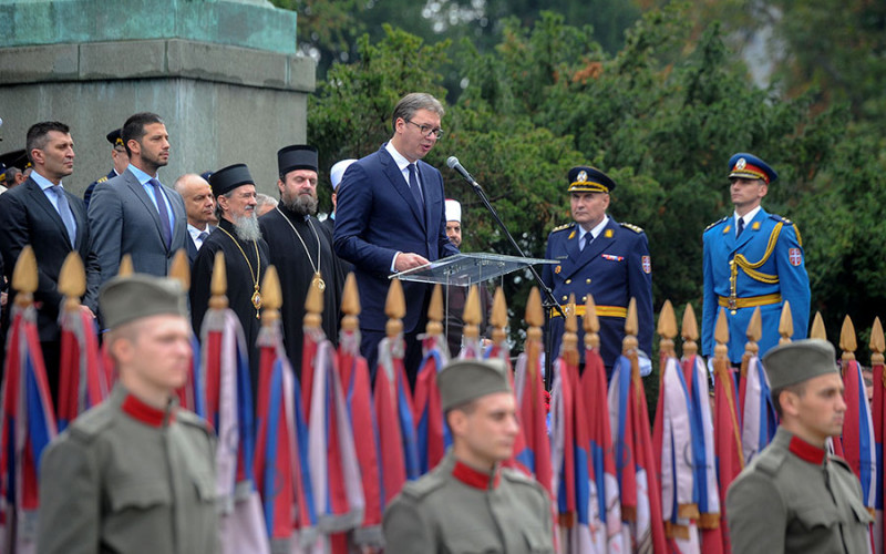Vučićeva poruka oficirima Vojske Srbije: “Od čuvanja svoje zemlje nema važnijeg zadatka”