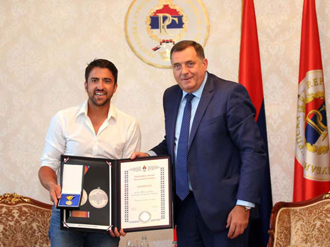 Dodik odlikovao Јanka Tipsarevića Medaljom zasluga za narod