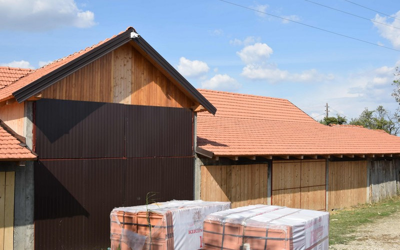 Marinkovići uz pomoć opštine Ugljevik sanirali štetu od požara