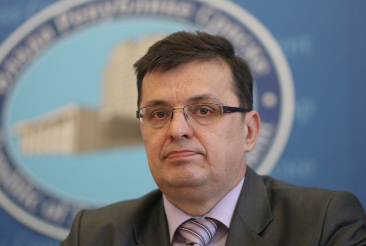 Tegeltija mijenjao uslove da zaposli nestručne šefove i vozače