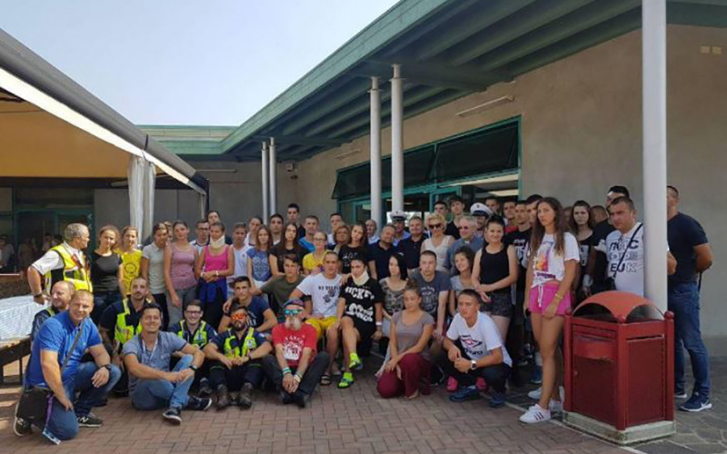 Djeca iz Istočne Ilidže četiri sata čekaju na putu, autobus se pokvario