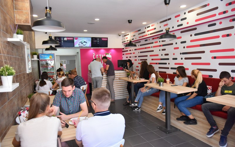 Za samo nekoliko dana Šejk posjetilo više hiljada ljudi