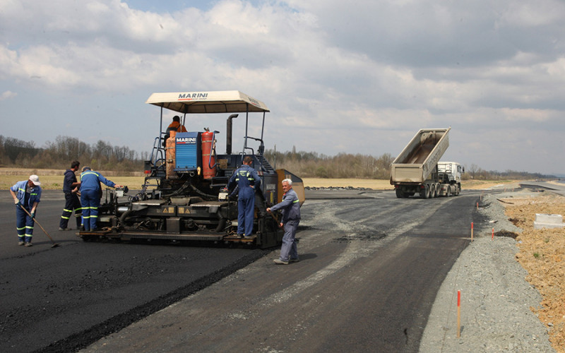 Započeli radove na autoputu, tražili još novca, pa se povukli u Italiju