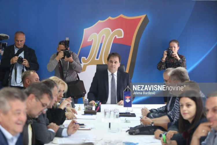 Saradnja SDS-a sa SNSD-om slamka spasa ili krah partije?