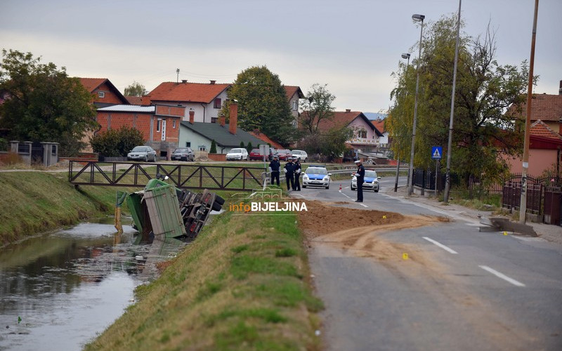 Vozač kamiona zadobio teške tjelesne povrede /FOTO/