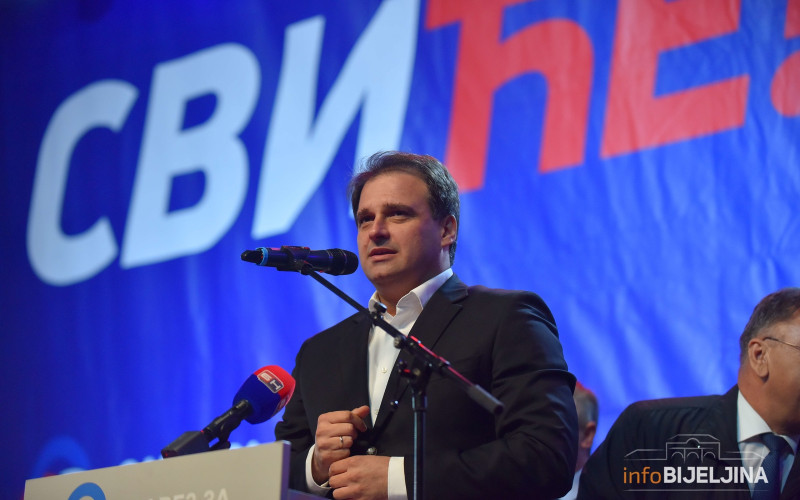 Večernje Novosti: Govedarica koči srpski blok